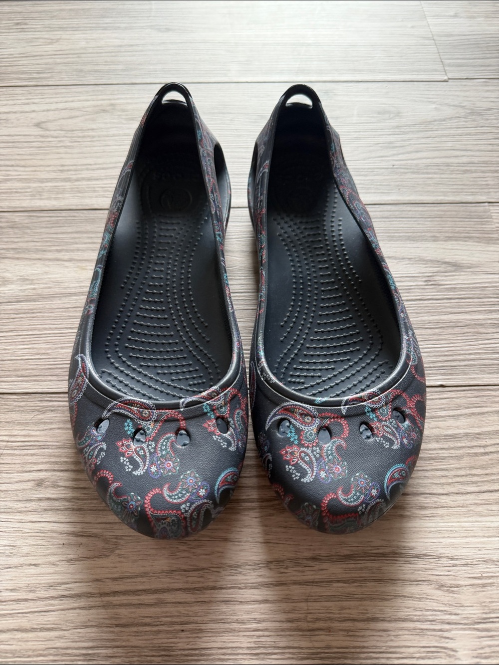 Crocs Women’s Blue Paisley Ballet Flats size 10